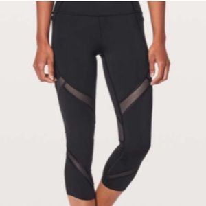 🍋 EUC LULULEMON. ON PACE CROP - SIZE 4 🍋